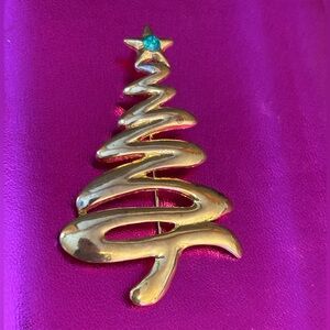 VINTAGE Gold tone zig-zag Christmas Tree Brooch/pin with green rhinestone Star